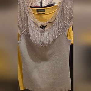 Willi Smith Gray Sleeveless Blouse with Pearl Accents